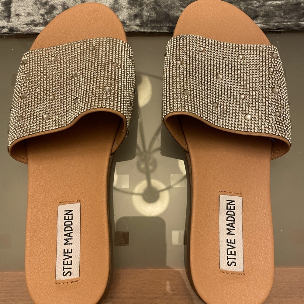 Steve Madden, Sandles, new, never used. Elegant.